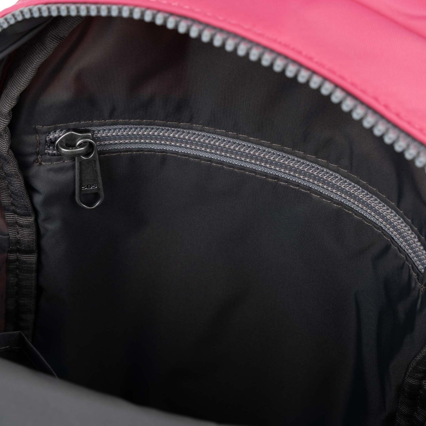 Roka Willesden B Nylon Baroque