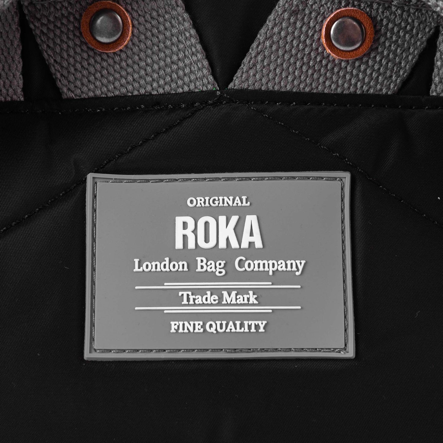 Roka Camden A Medium Sustainable Nylon Caprinha